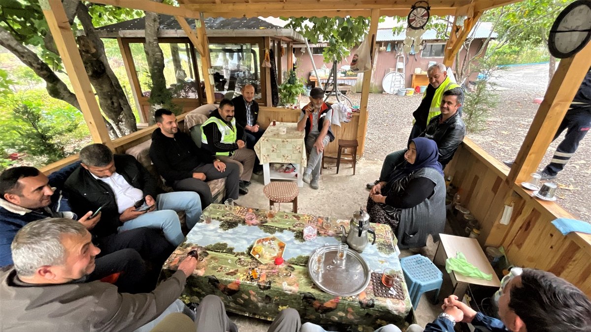 Kastamonu da selzede, işçilere gönüllü olarak yemek yapıyor #5