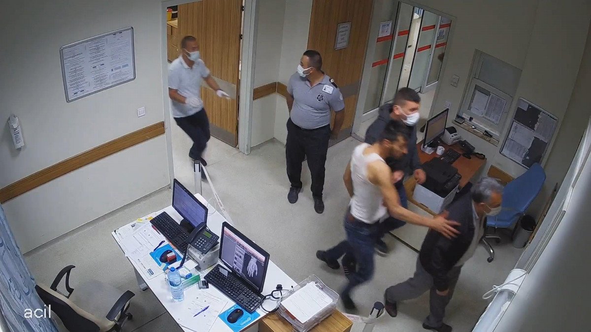 Konya’da alkollü şahıslar, hastanede polislere ve bekçilere saldırdı  #3