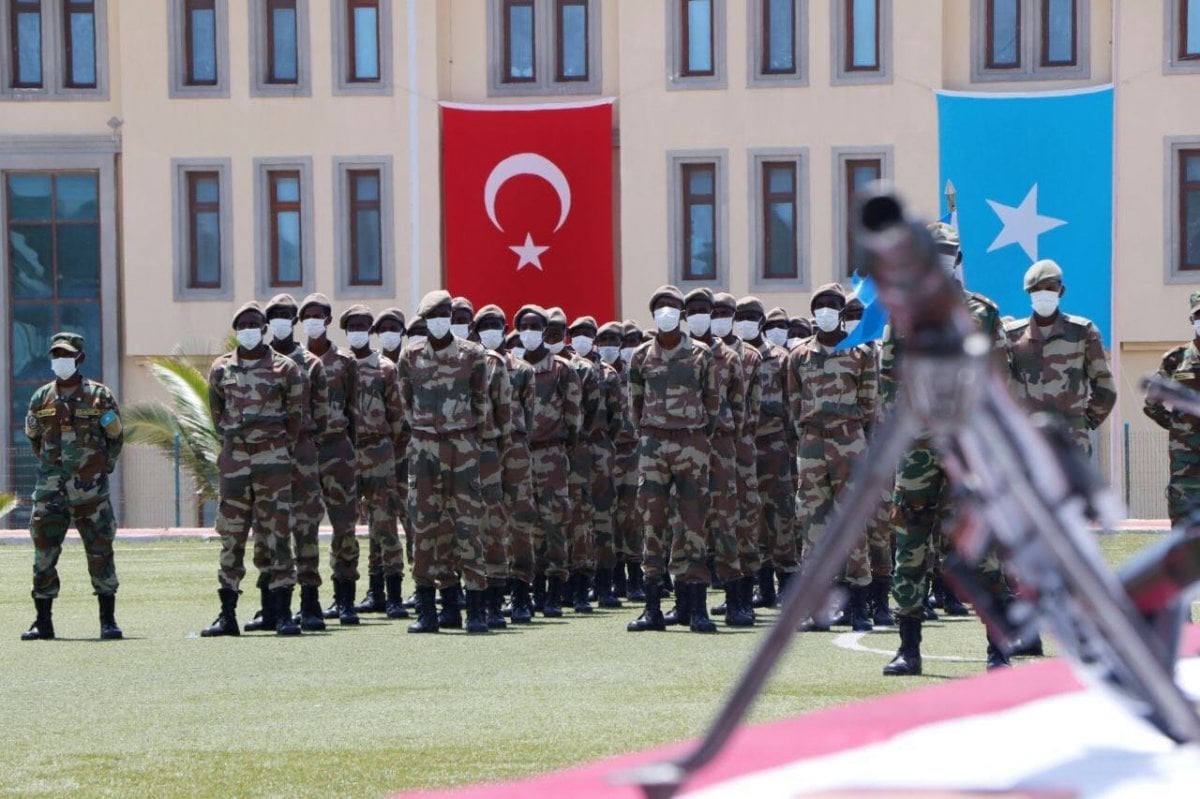 Mehmetçik in eğittiği Somalili askerler için yemin töreni düzenlendi #1