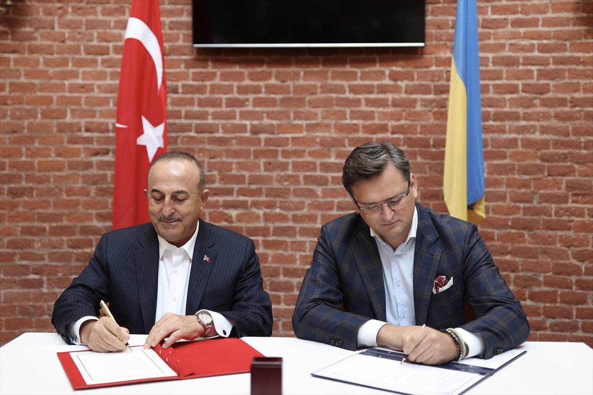 Bakan Çavuşoğlu, Ukraynalı mevkidaşı ile ortak basın toplantısı düzenledi #4