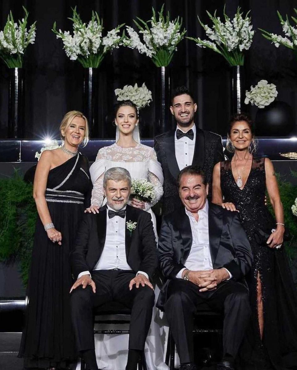 Yasemin Şefkatli nin transparan gelinliği olay oldu #4