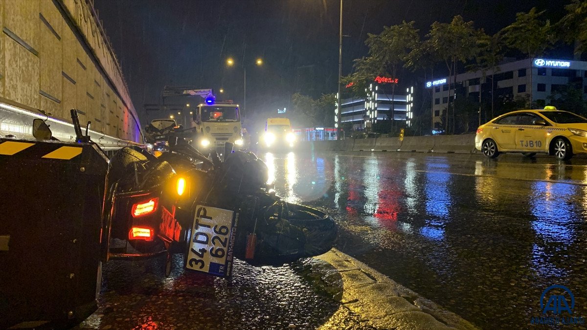 Kadıköy de zincirleme kaza: 4 yaralı #2