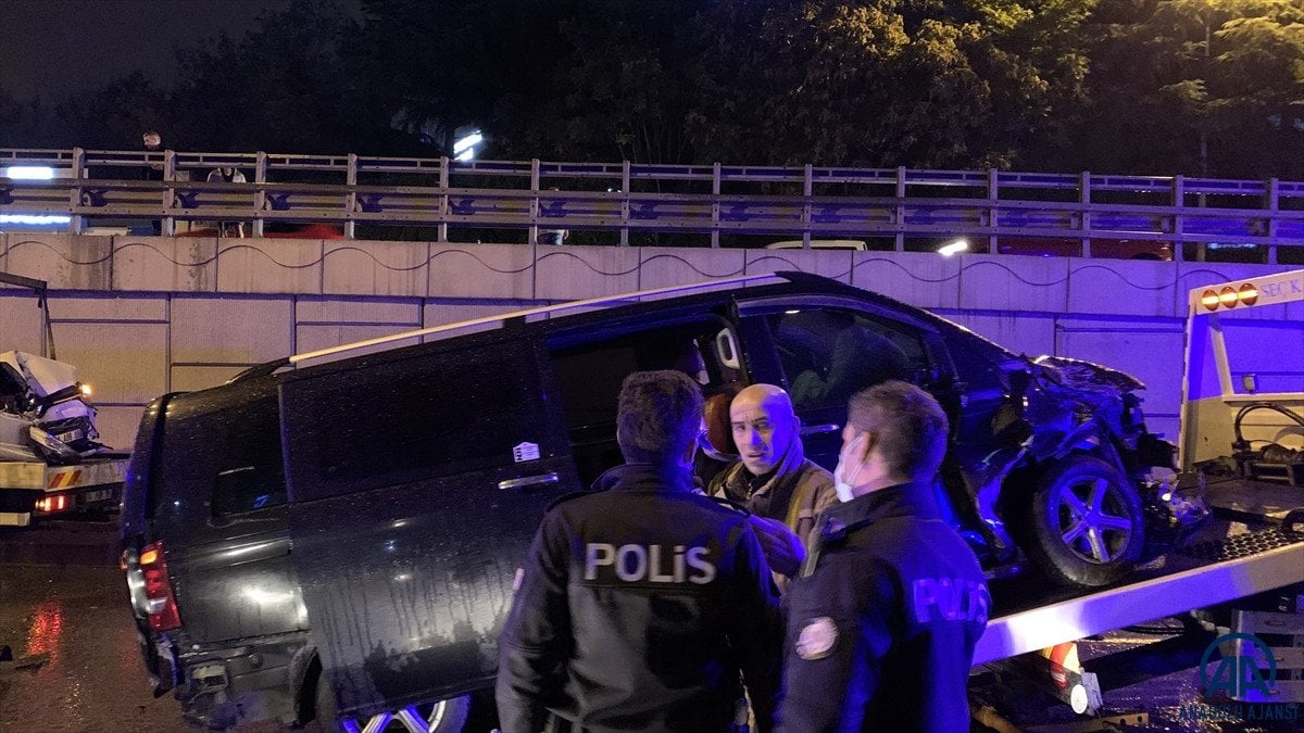 Kadıköy de zincirleme kaza: 4 yaralı #4