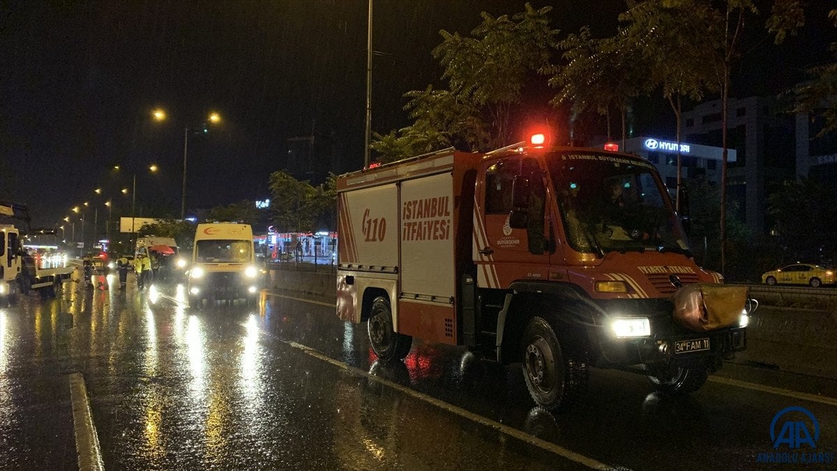 Kadıköy de zincirleme kaza: 4 yaralı #1