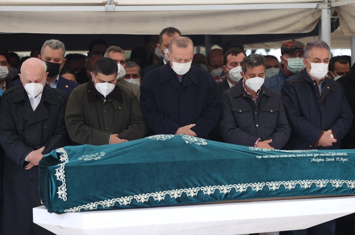 Cumhurbaşkanı Erdoğan Hacı Ahmet Gür ün cenaze namazına katıldı  #7