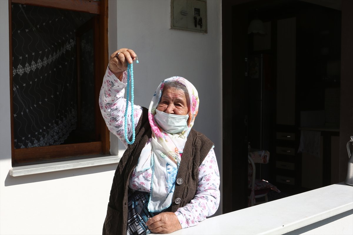 Trabzon da 106 yaşında koronavirüsü yenen Nuriye Nine den aşı çağrısı #2