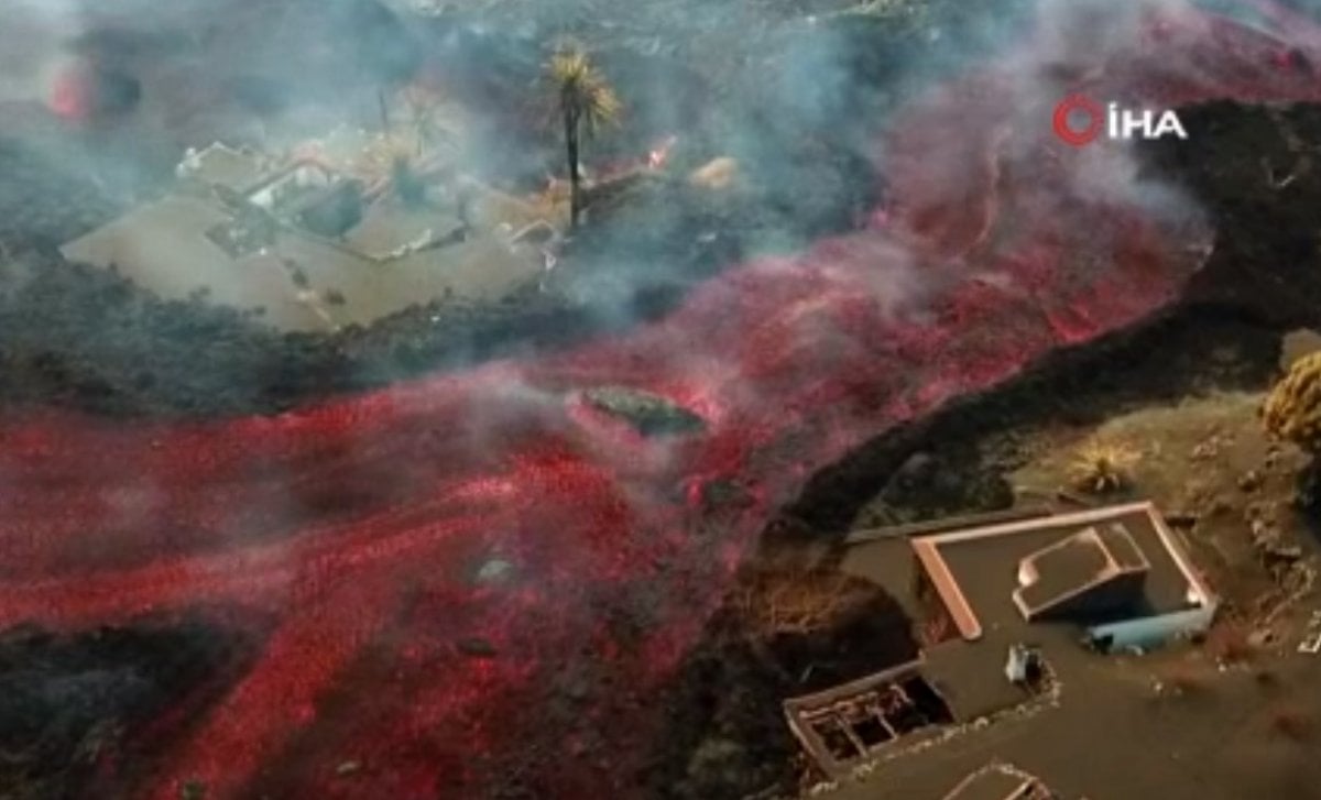 La Palma daki yanardağdan çıkan lavlar evleri yutuyor  #3