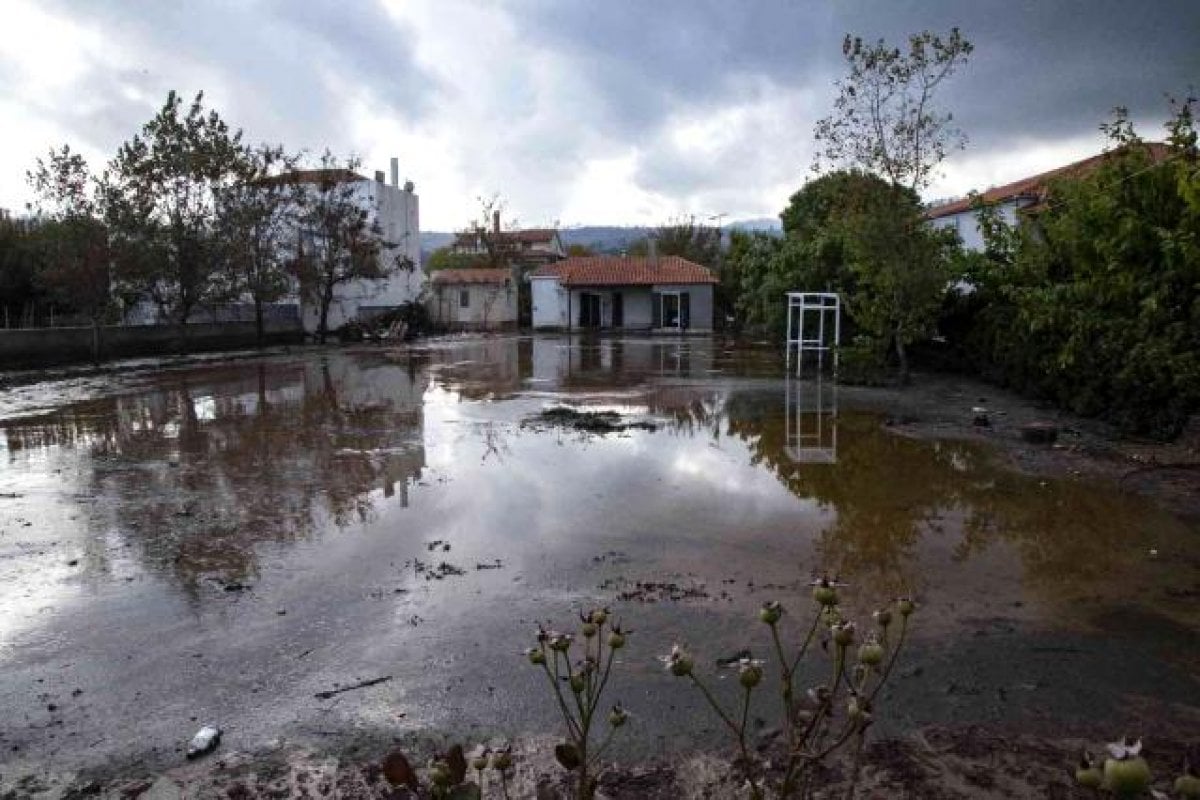 Yunanistan ın Eğriboz Adası nda sel felaketi #9