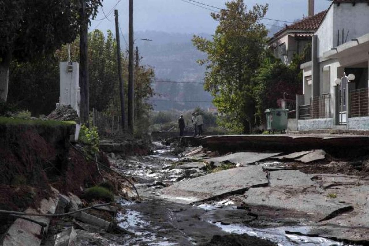 Yunanistan ın Eğriboz Adası nda sel felaketi #1