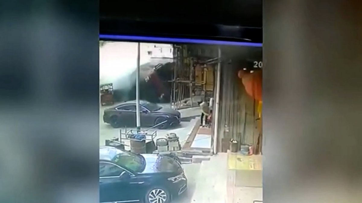 Çin’de kontrolden çıkan kamyon dehşet saçtı #2