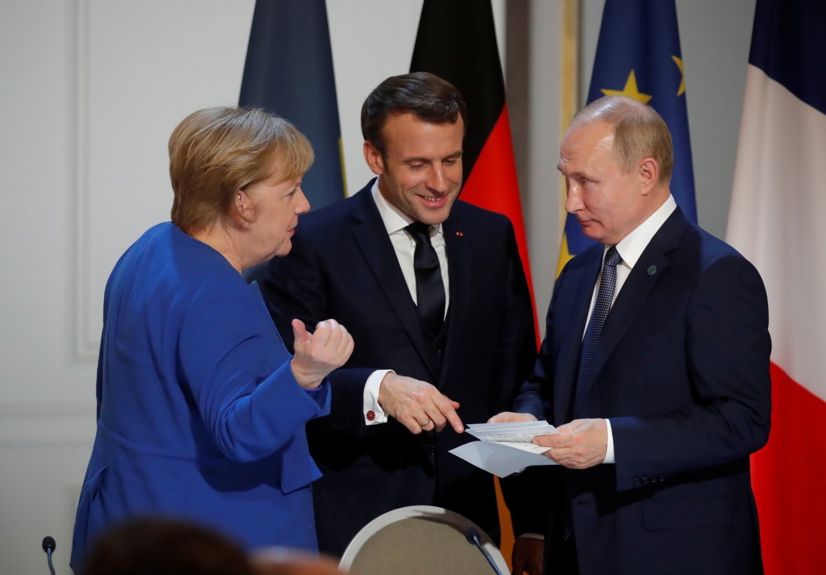 Putin, Merkel ve Macron ile Ukrayna meselesini konuştu