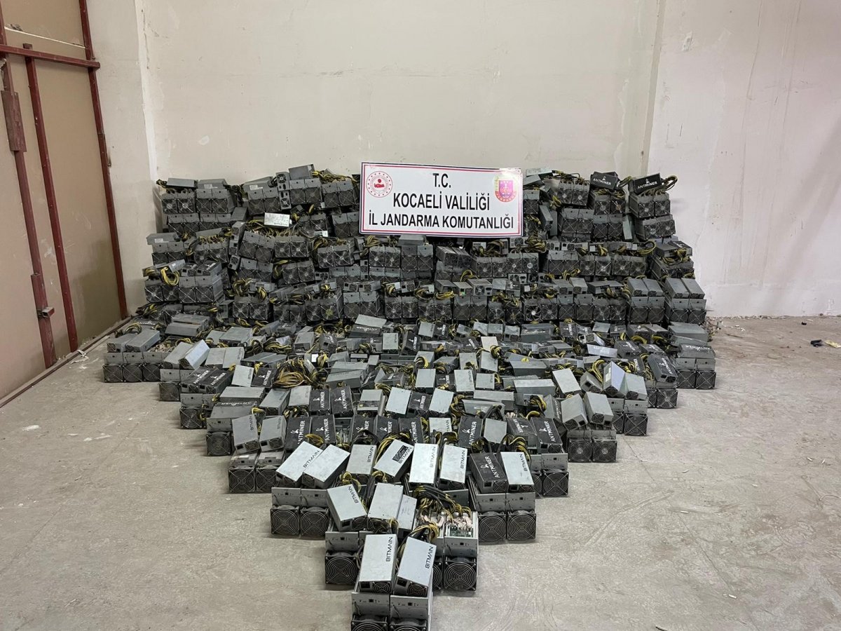 Kocaeli deki sahte Bitcoin üretim tesisine baskın düzenlendi #1