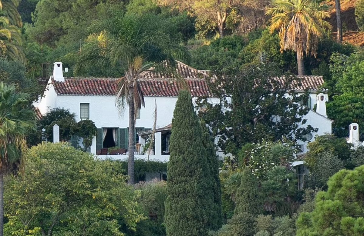 Boris Johnson, İspanya da resim çizerken görüntülendi #6