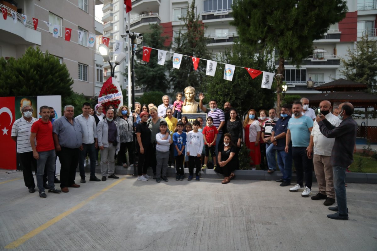 CHP li Mezitli Belediyesi nden heykel açılışı #2