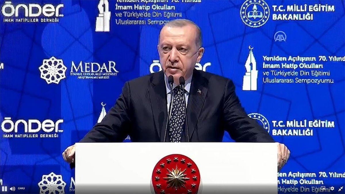 Cumhurbaşkanı Erdoğan,  İmam Hatip Okulları Sempozyumu na katıldı #1