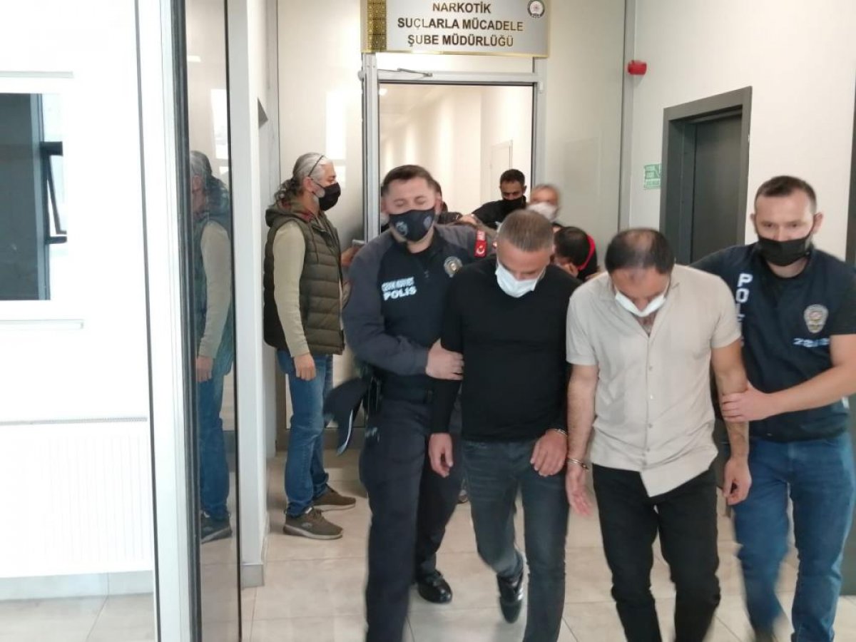 Ankara da piyasaya yasa dışı yollarla ilaç süren çeteye operasyon düzenlendi #3