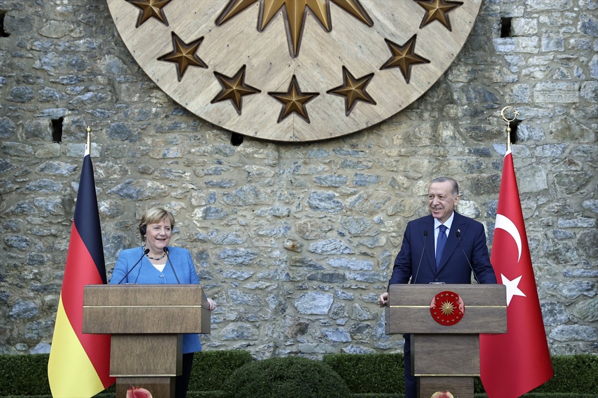 Cumhurbaşkanı Erdoğan ile Angela Merkel arasında koalisyon diyaloğu #1