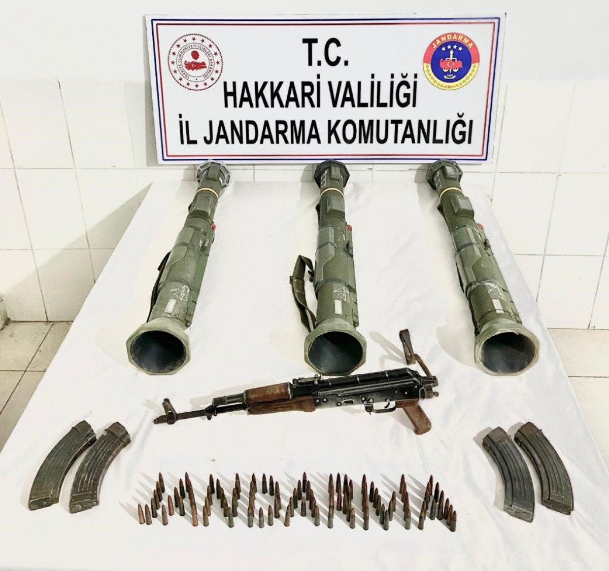 Hakkari de PYD/YPG ye verilen silahlar bulundu #1