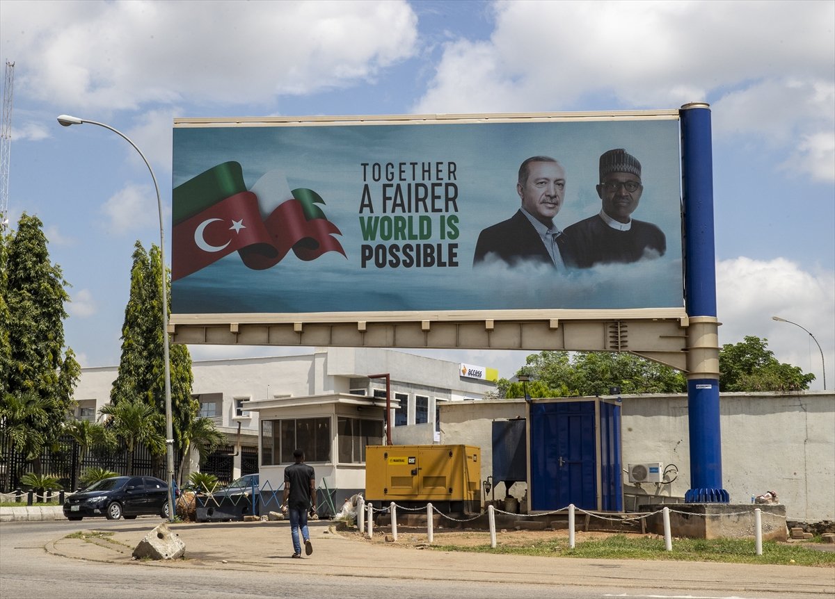 Nijerya da Cumhurbaşkanı Erdoğan afişleri #2