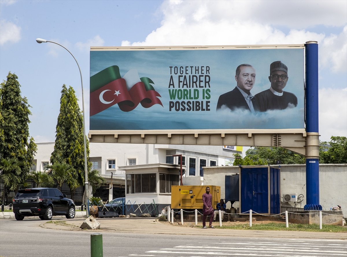 Nijerya da Cumhurbaşkanı Erdoğan afişleri #4