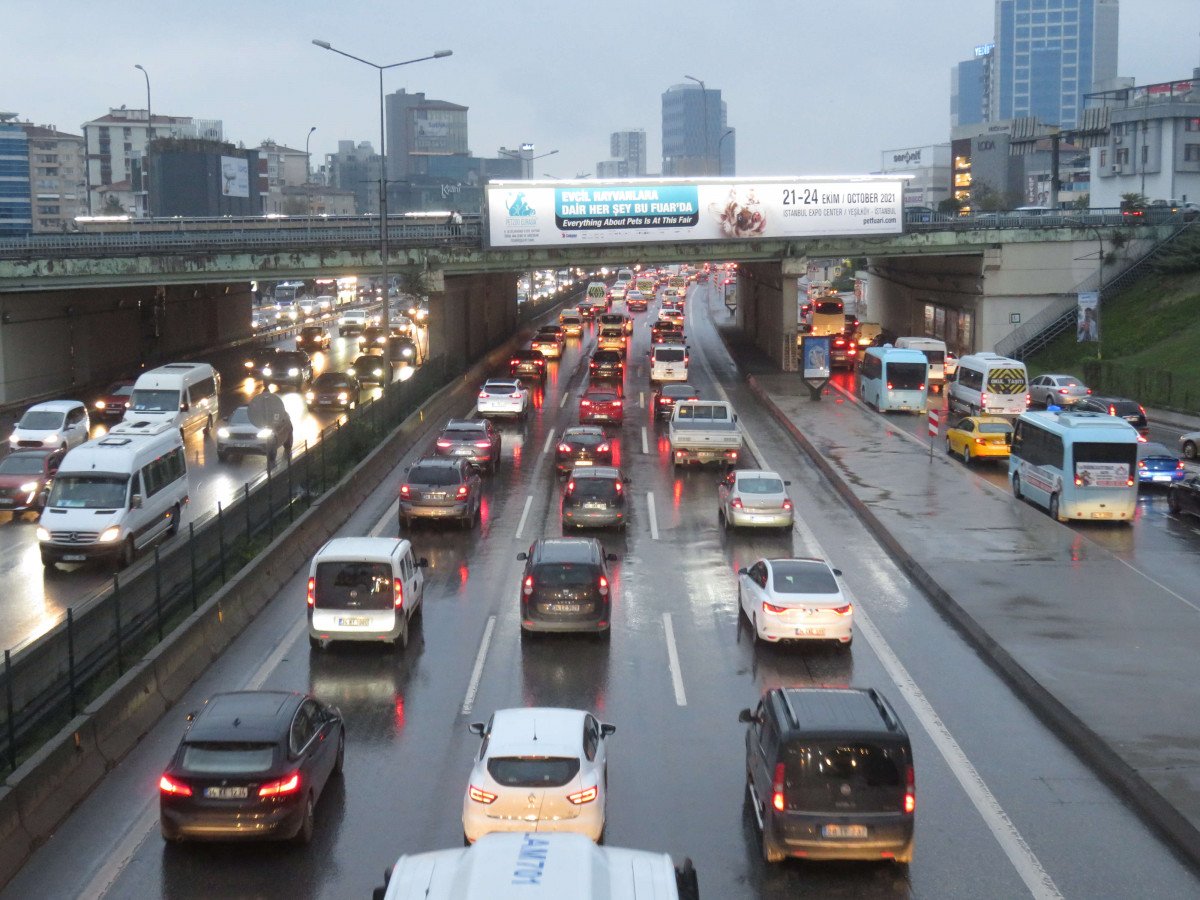 İstanbul da haftanın ilk iş gününde trafik yoğunluğu #7