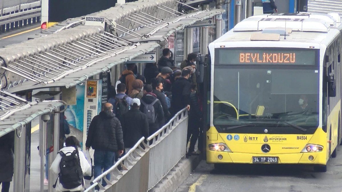 İstanbul da haftanın ilk iş gününde trafik yoğunluğu #4