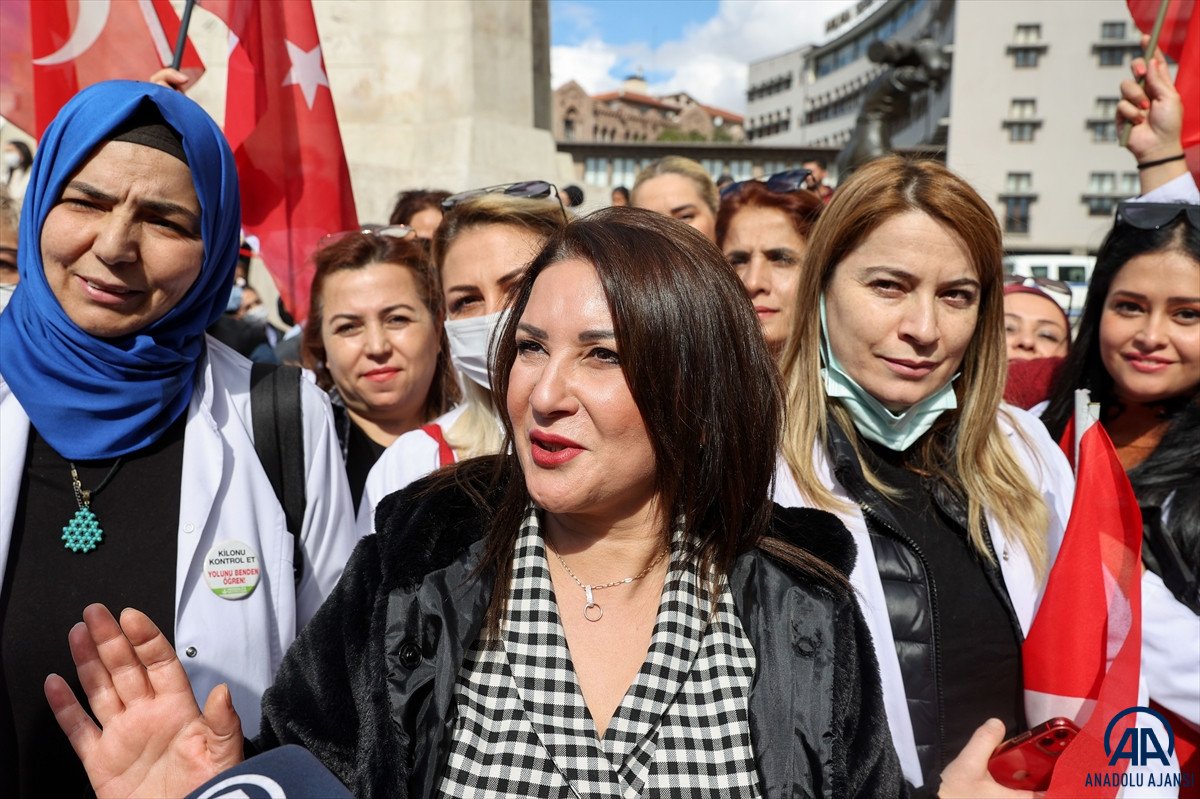 Ankara da güzellik salonu sahipleri ve çalışanlar, Danıştayın kararını protesto etti #1
