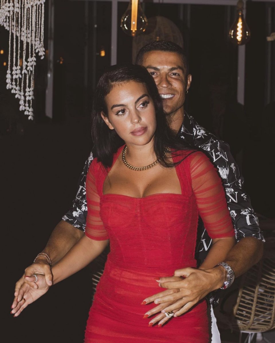Ailesi Ronaldo’nun nişanlısı Georgina’yı anlattı #4
