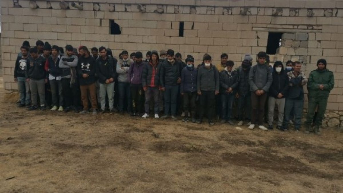 Van’da 164 düzensiz kaçak göçmen yakalandı