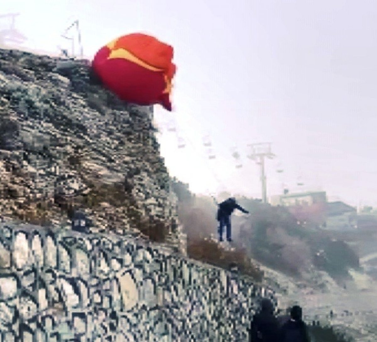 Fethiye de hava oyunları festivalinde yaşanan paraşüt kazaları kamerada  #1