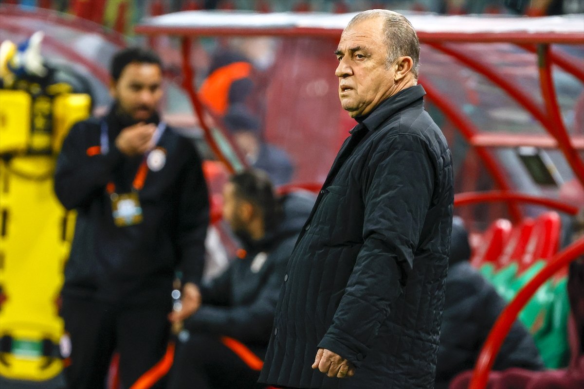 Galatasaray ın kadrosu Bayern le karıştı #2