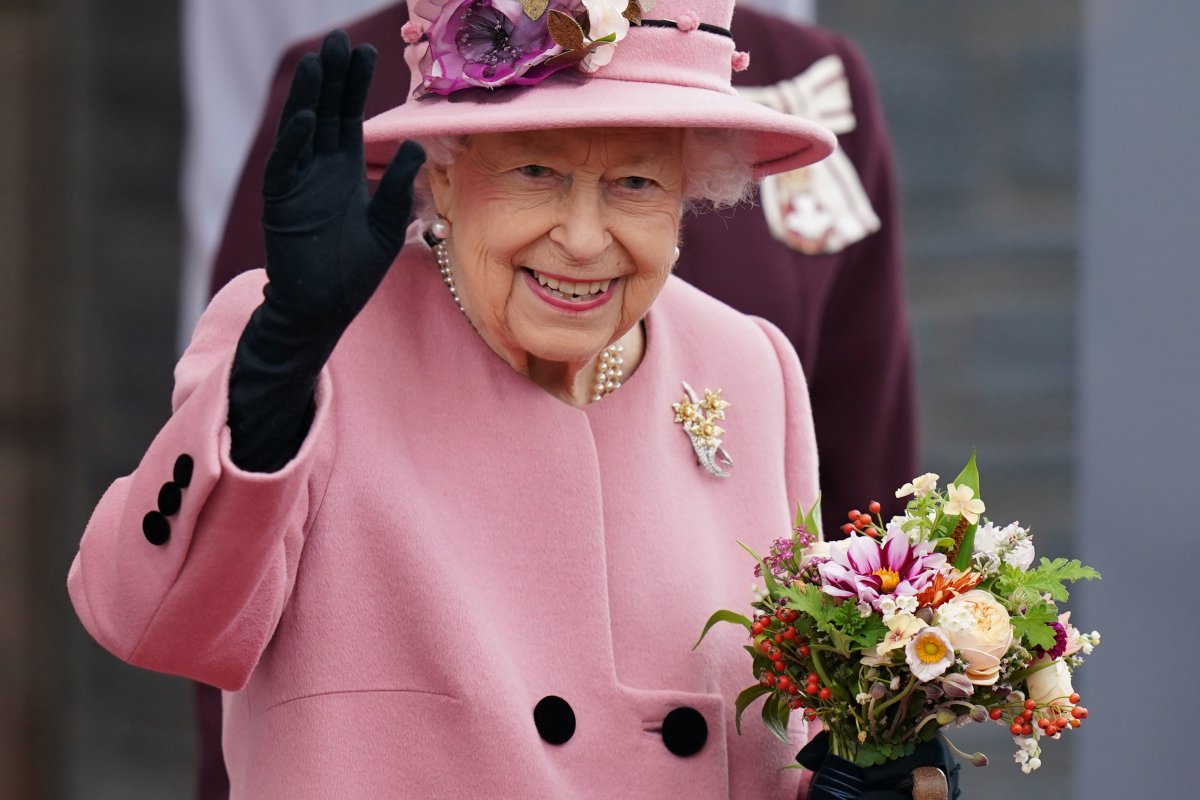 Kraliçe 2. Elizabeth, yıllar sonra ilk kez hastanede yattı #1