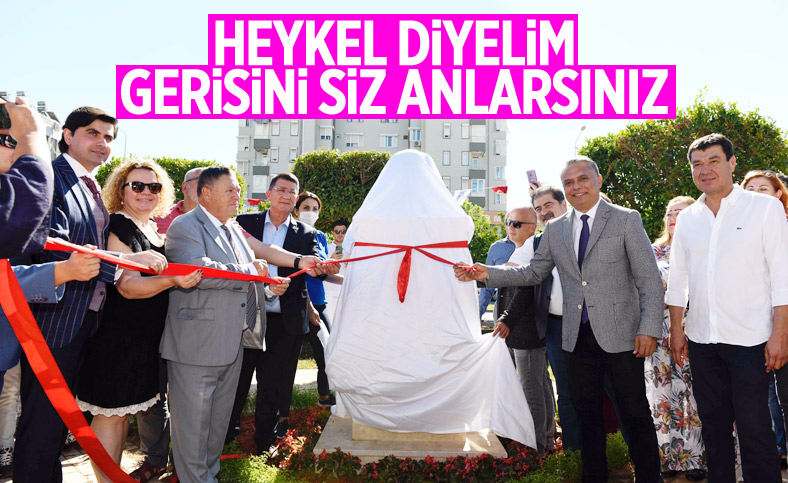 CHP'li Muratpaşa Belediyesi hediye edilen Tolstoy büstünü açtı