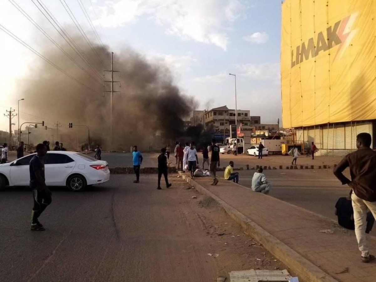 Sudan’da darbe girişimi: Başbakan ev hapsine alındı #7