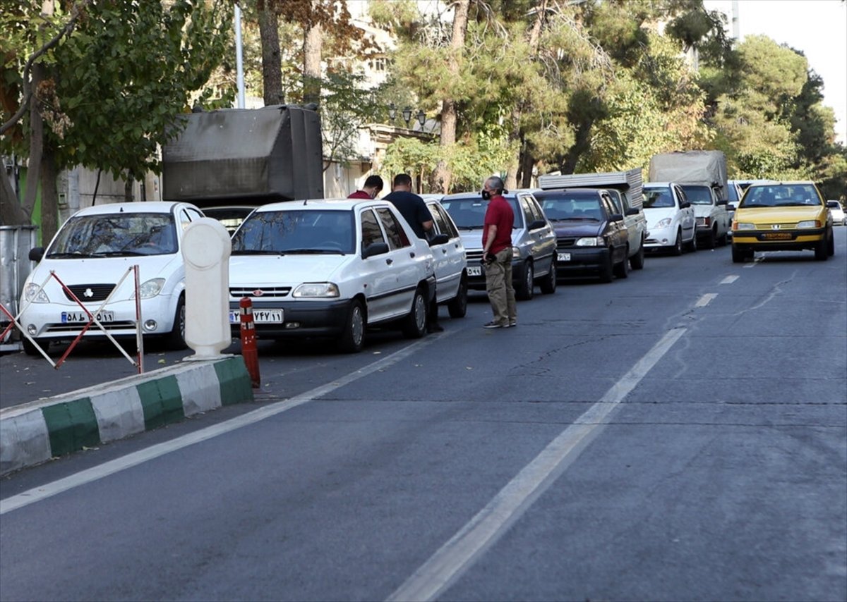 İran da benzin krizi, kuyruklar oluşturdu #2