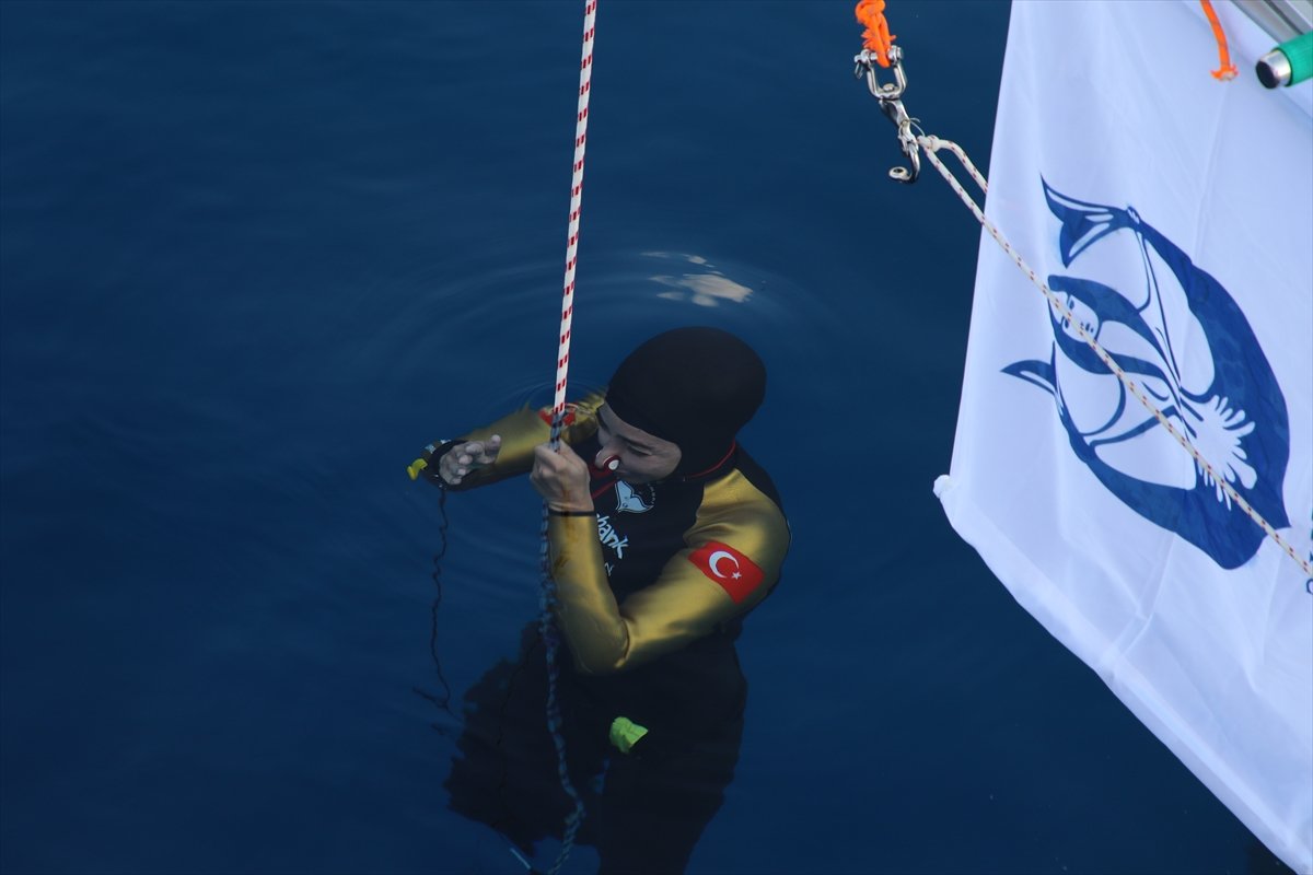 Şahika Ercümen broke the world record with a 100-meter dive #4