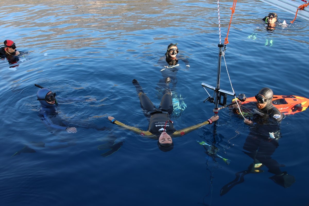 Şahika Ercümen broke the world record with a 100-meter dive #3