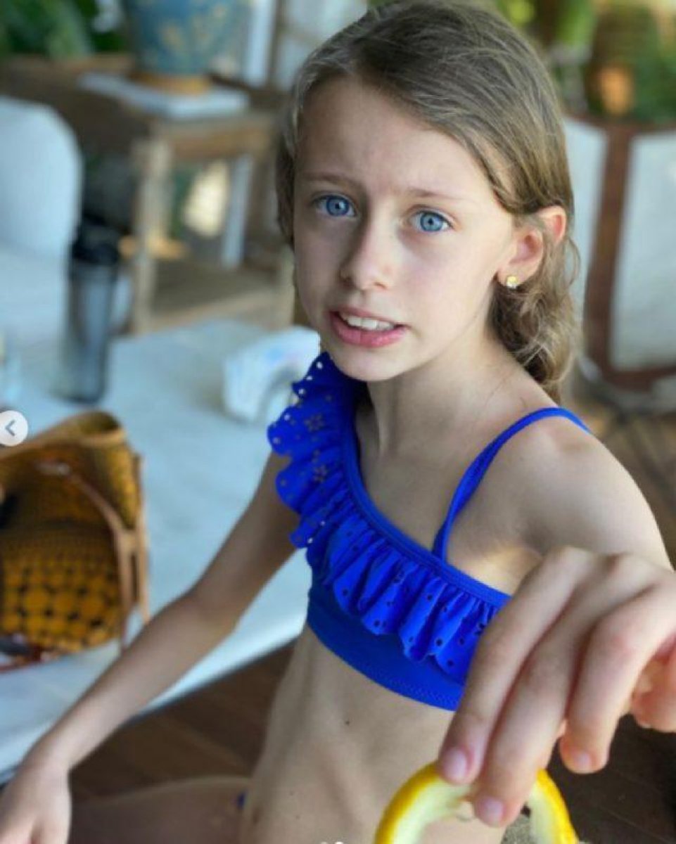 Tuba Ünsal ın güzelliği kızına geçmiş! Anne-kız birbirinin kopyası... #2