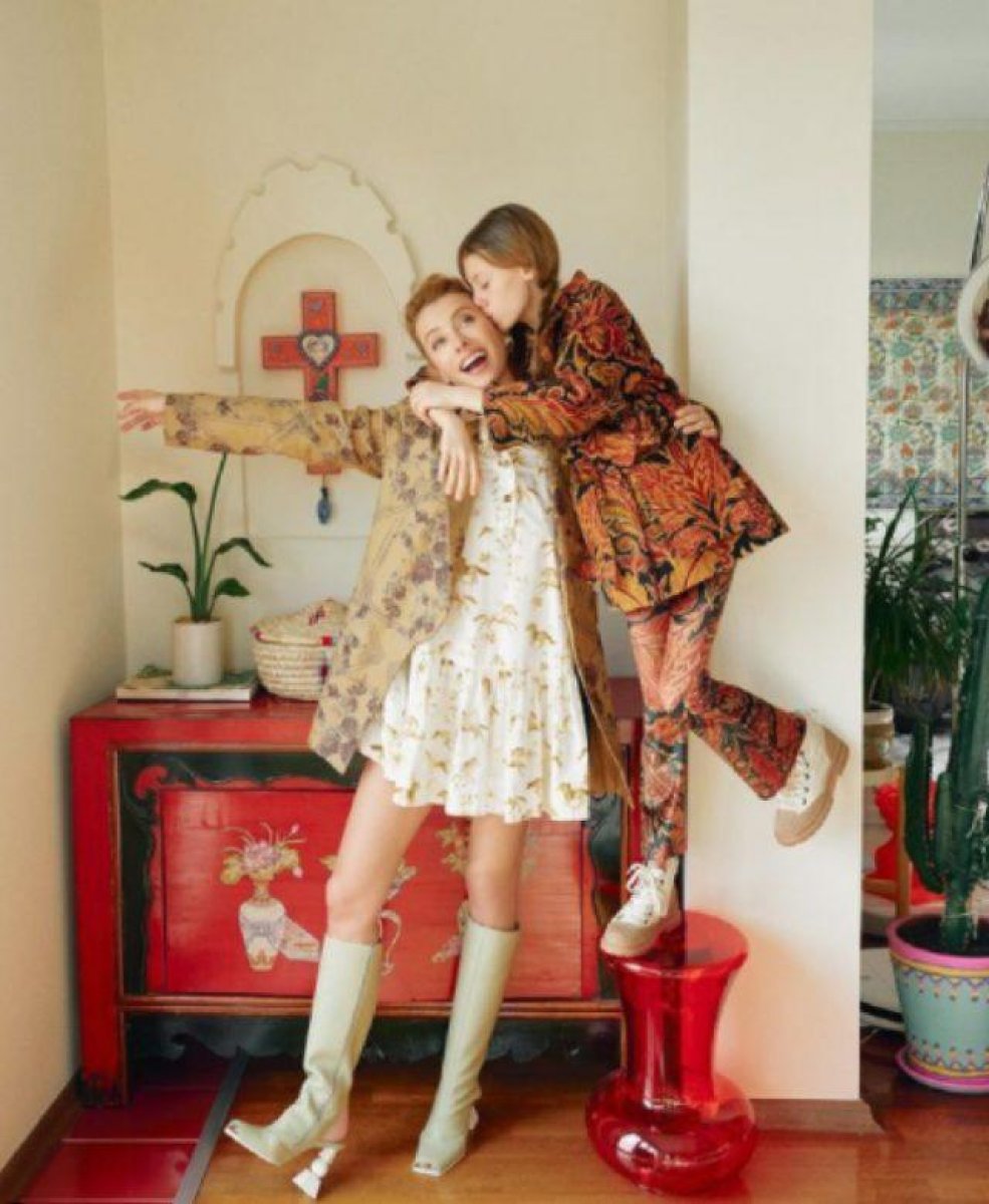 Tuba Ünsal ın güzelliği kızına geçmiş! Anne-kız birbirinin kopyası... #3