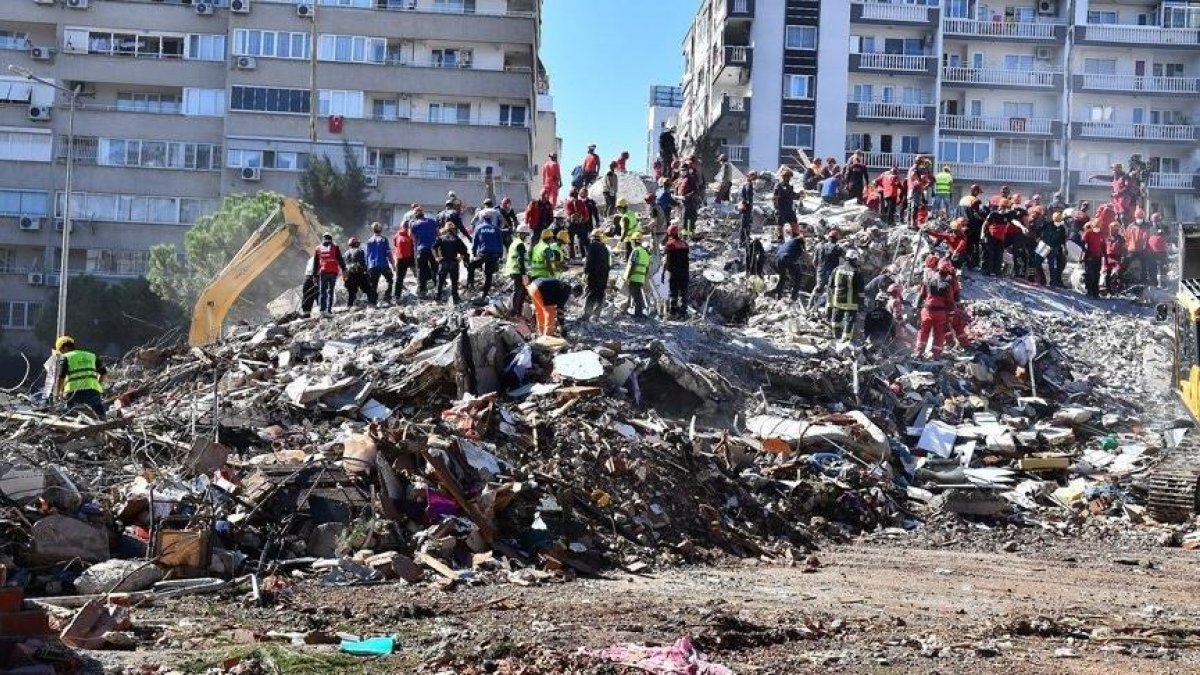 İzmir depreminin üzerinden 1 yıl geçti