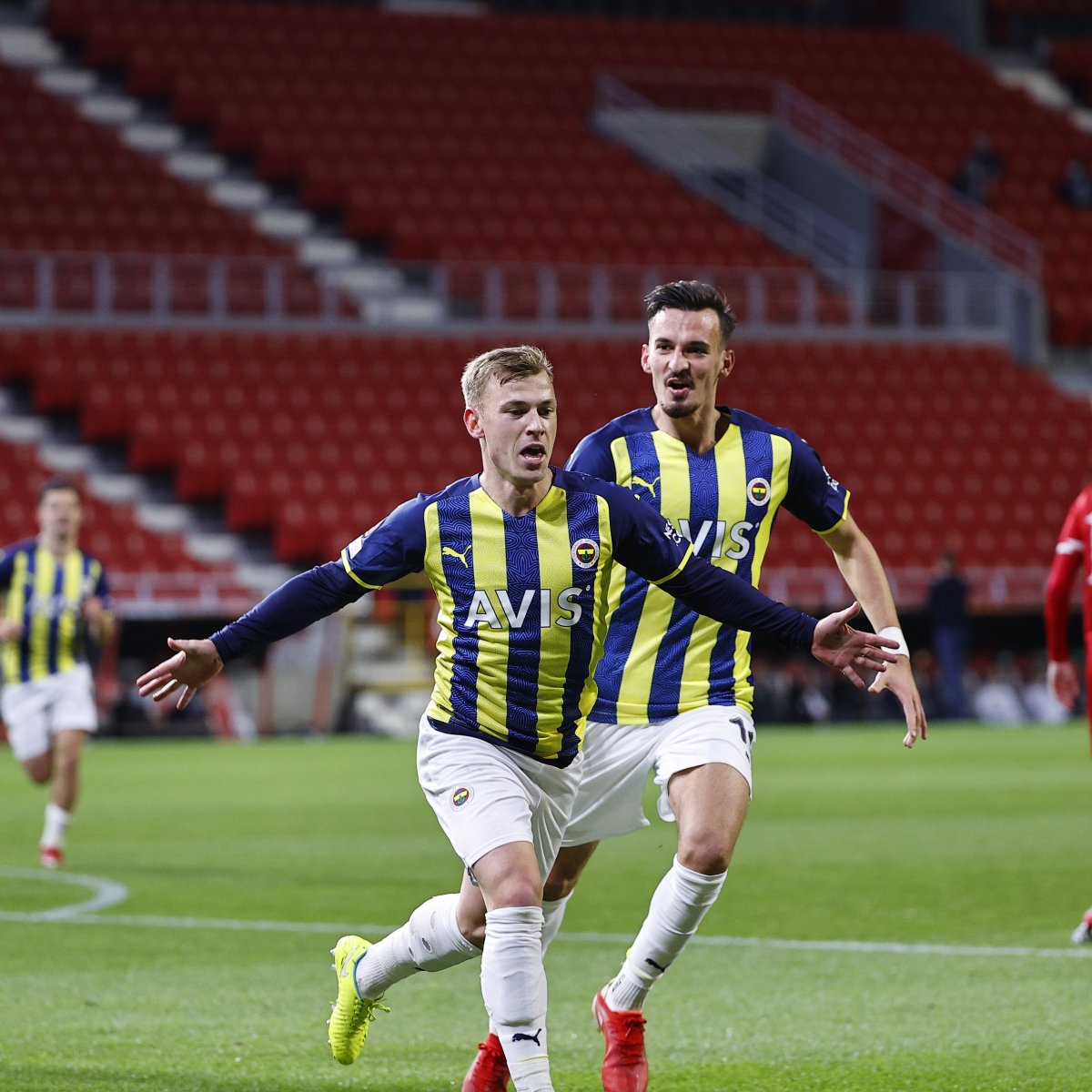 Fenerbahçe, Royal Antwerp deplasmanından 3 puanla döndü #1