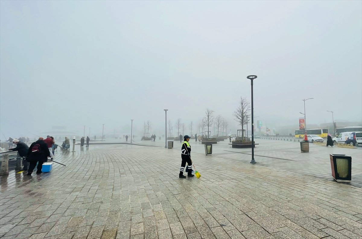 İstanbul halkı, güne sisle uyandı #12