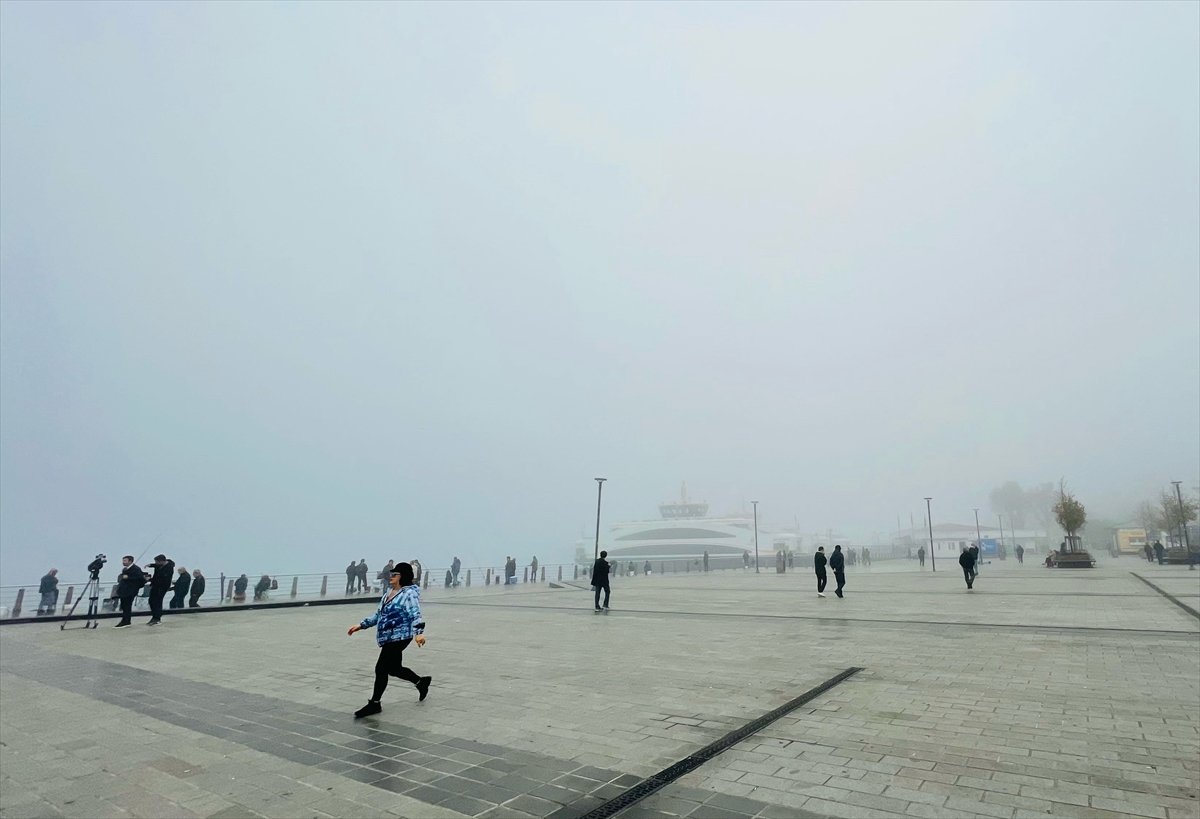 İstanbul halkı, güne sisle uyandı #15