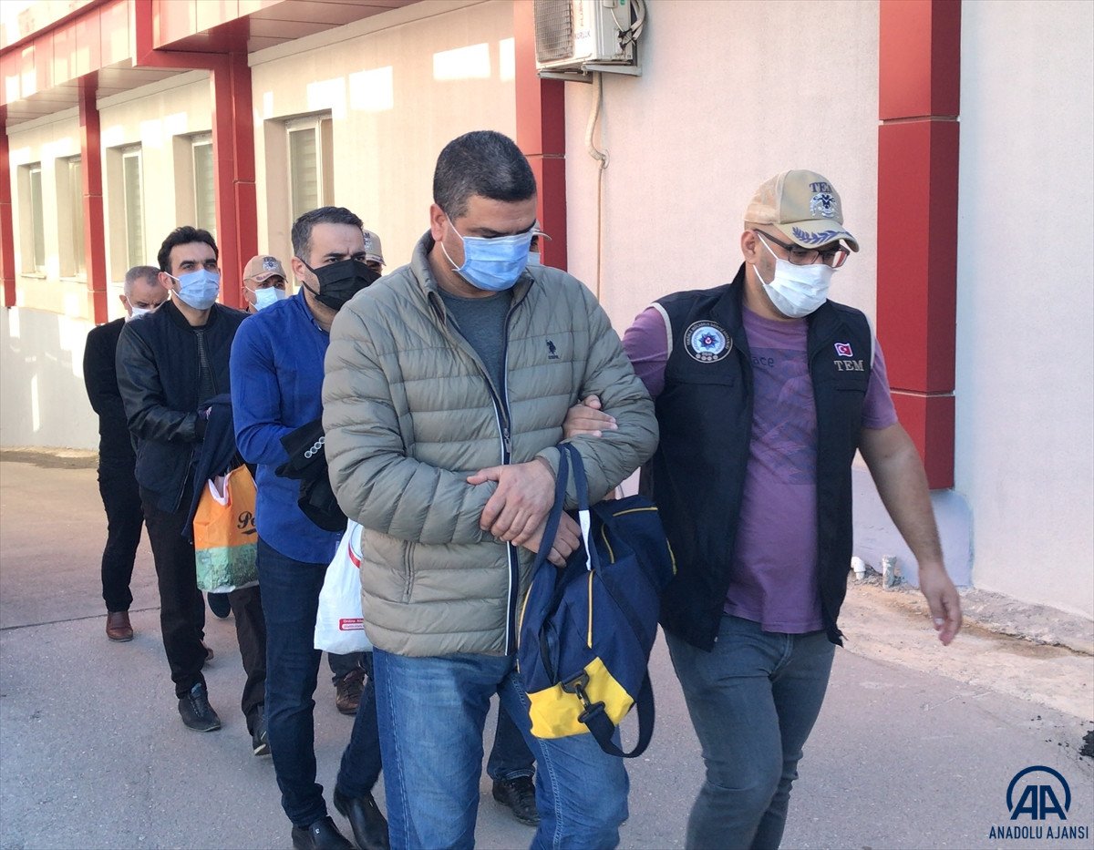 Adana da FETÖ operasyonunda 5 zanlı tutuklandı #3