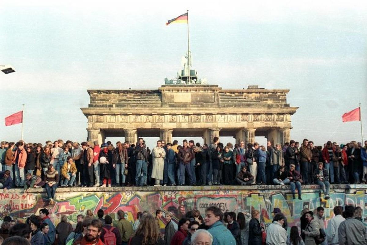Berlin Duvarı nın yıkılışının 32. yılı: Doğu Almanya halen Batı dan geride #10
