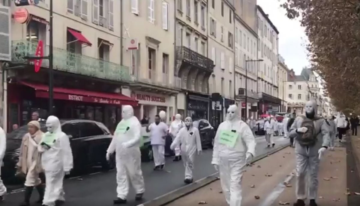 Fransa da aşı karşıtlarından sıradışı eylem #2