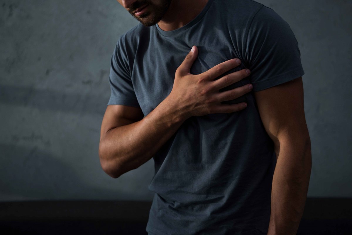 Kalp krizi sinyali verebilecek 6 vücut bölgesi #1