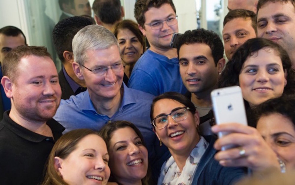 Apple, çalışanları haftada 3 gün ofise çağırma planını erteledi