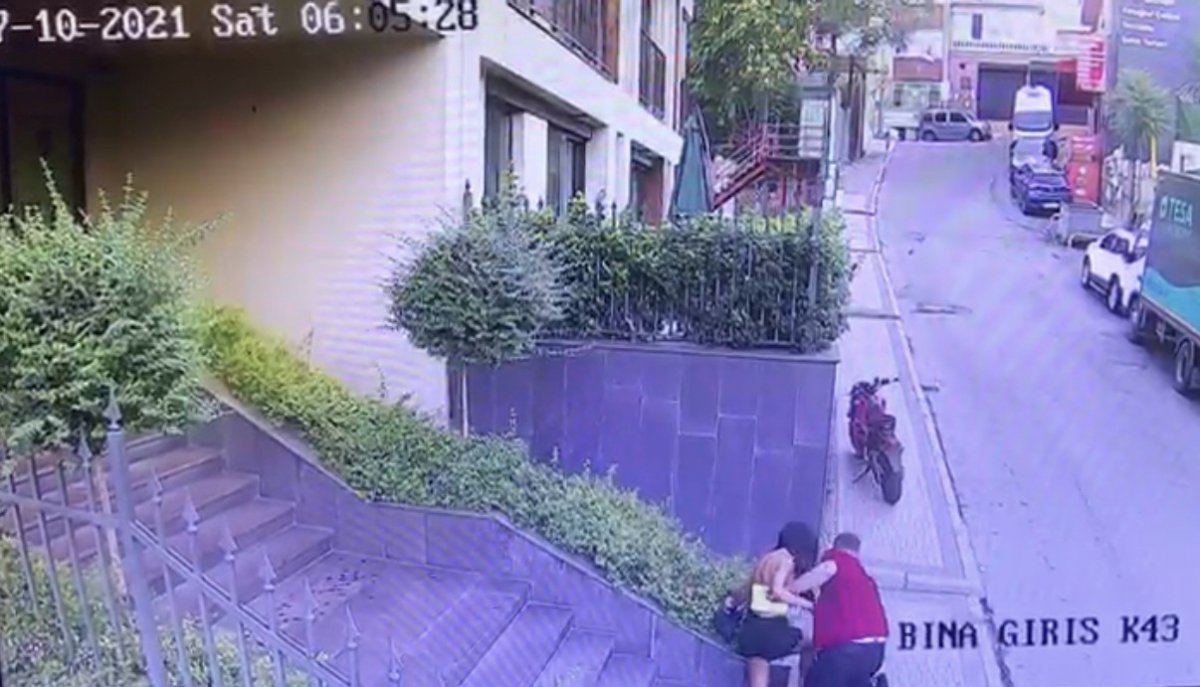 Beyoğlu nda çanta çalan hırsız gasbedildi #2