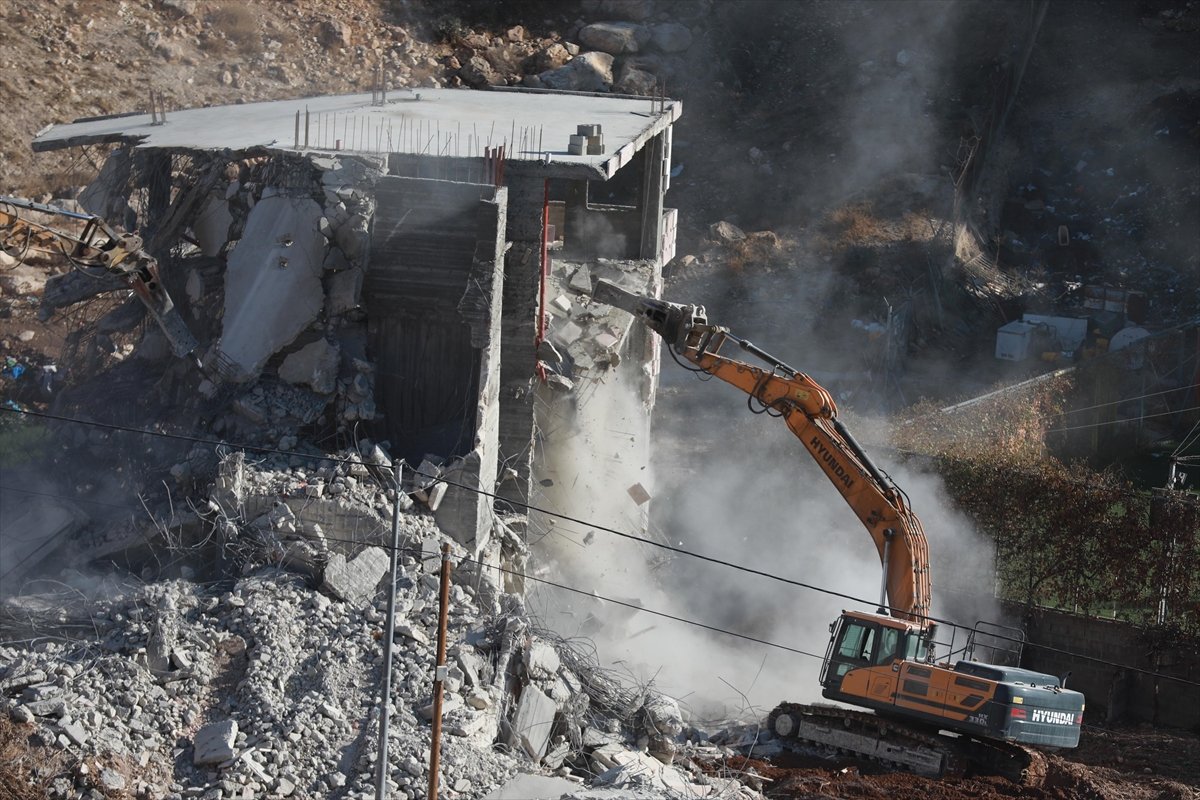 İsrail, Kudüs te Filistinlilere ait iki binayı yıktı #4